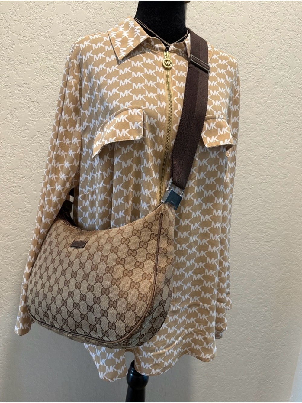 Gucci Supreme Monogram Canvas Shoulder Bag with Dark Brown Strap